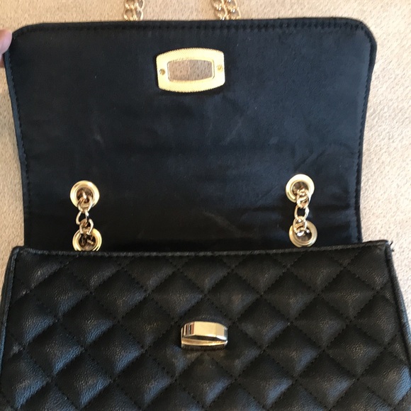 EXPRESS Quilted Chain Bag - Picture 4 of 6